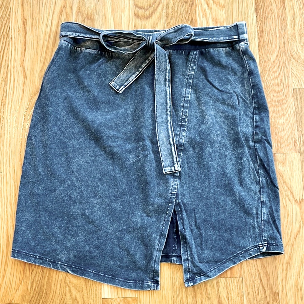 H&M Divided Acid Wash Gray Skirt with Bow Tie